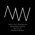powiększ